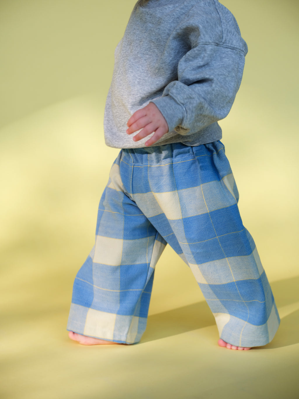 Blå tern med broderet lomme