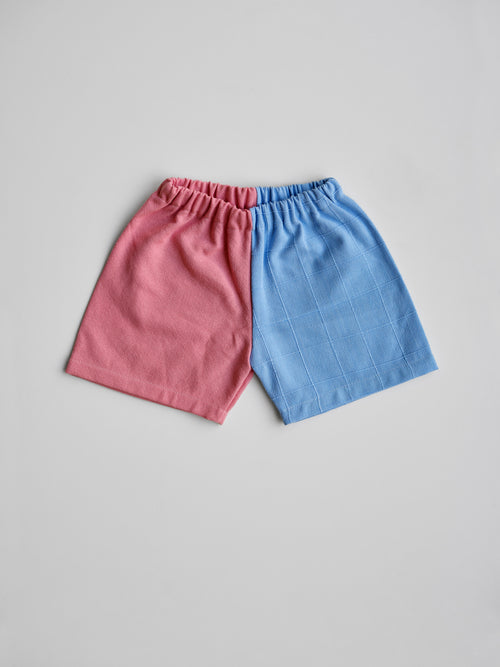 Blå og lyserøde shorts